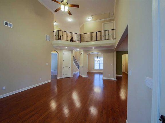 3rd image of 185 Mallard Ln