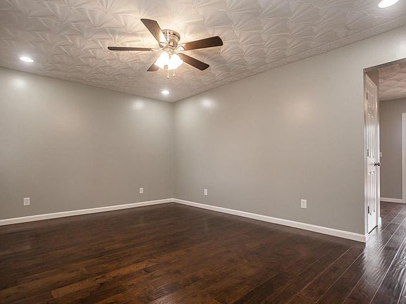 5th image of 244 Pebblebrook Dr