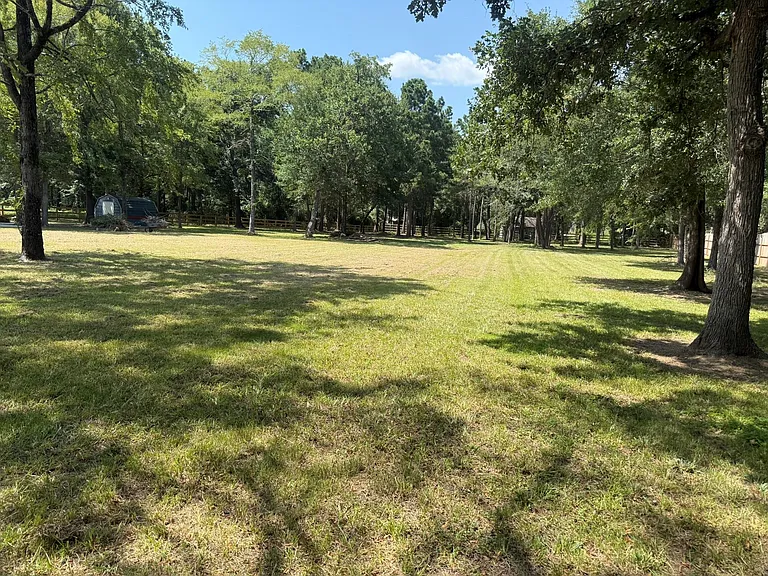 24600 Oak Hollow Blvd W — Photo 17