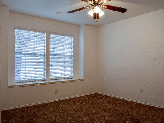 4th image of 4216 Gladney Ln