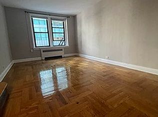 140 E 52nd St APT 4F, New York, NY 10022