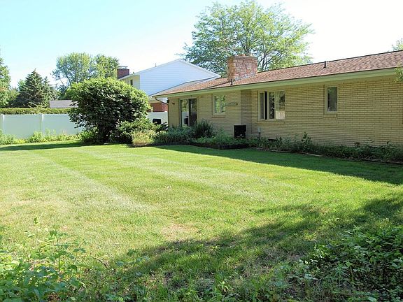 4th image of 3725 Algonac Dr SW