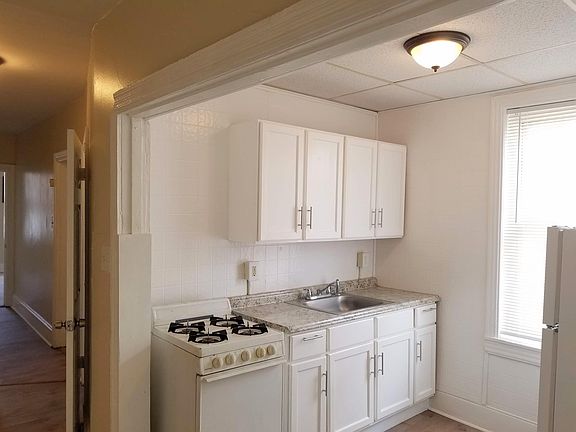 3rd image of 3137 N 15th St Floor 2