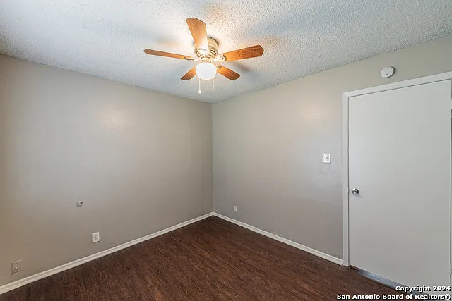 5915 Cliff Rdg — Photo 17