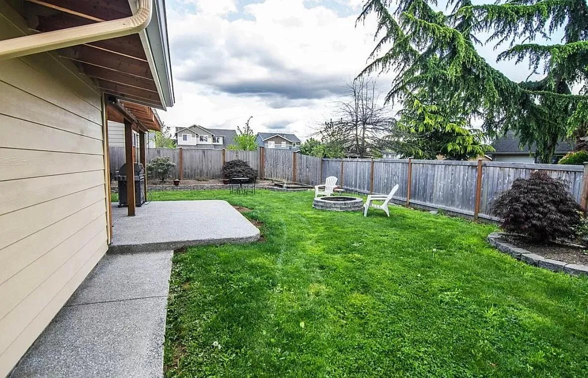 3 bed, 1.5 bath, 1151 sqft, $2,800 — Photo 3