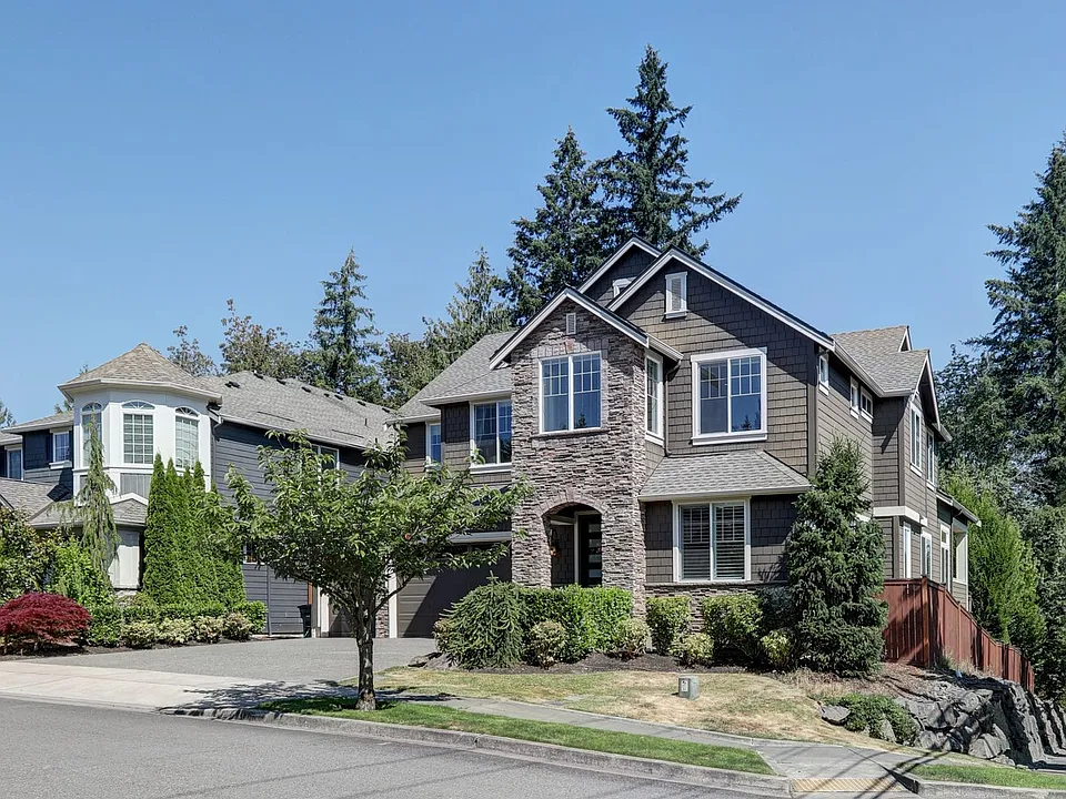 24396 NE 27th Pl