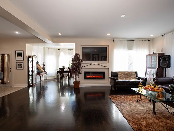 3rd image of 7240 S South Shore Dr APT 1E