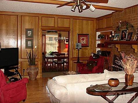 5th image of 233 Merriman Dr