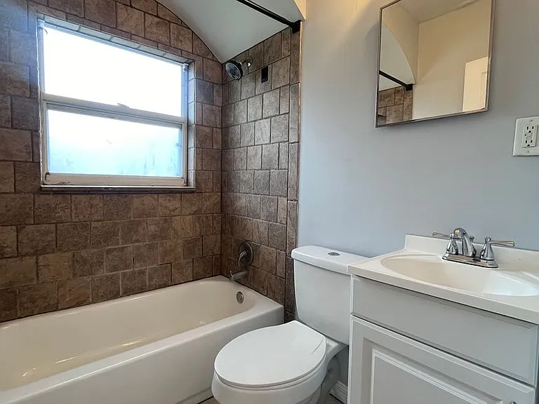 3806 -3808 W El Prado Blvd — Photo 6