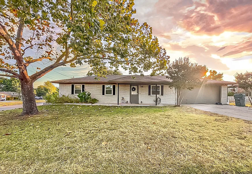 1301 Austin St