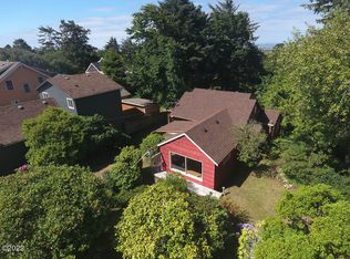 747 NW Cottage St, Newport, OR 97365