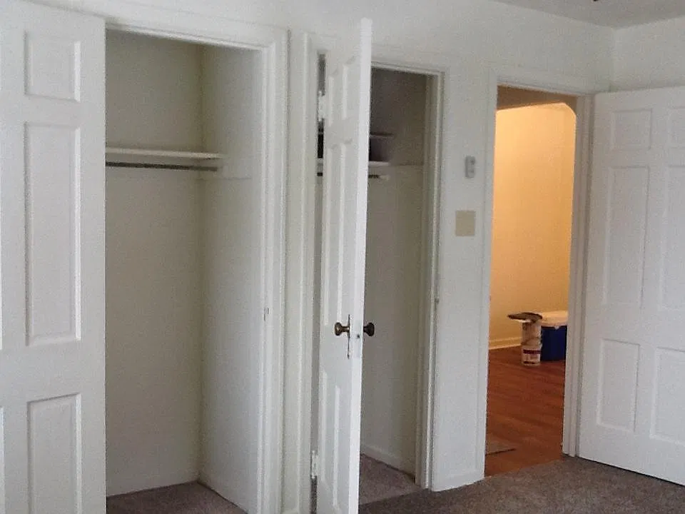 1 bed, 950 sqft, $1,200 — Photo 3
