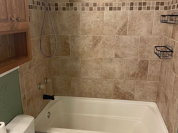 4th image of 1107 Barnes Ave