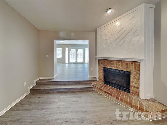 3rd image of 801 Maraval Ct