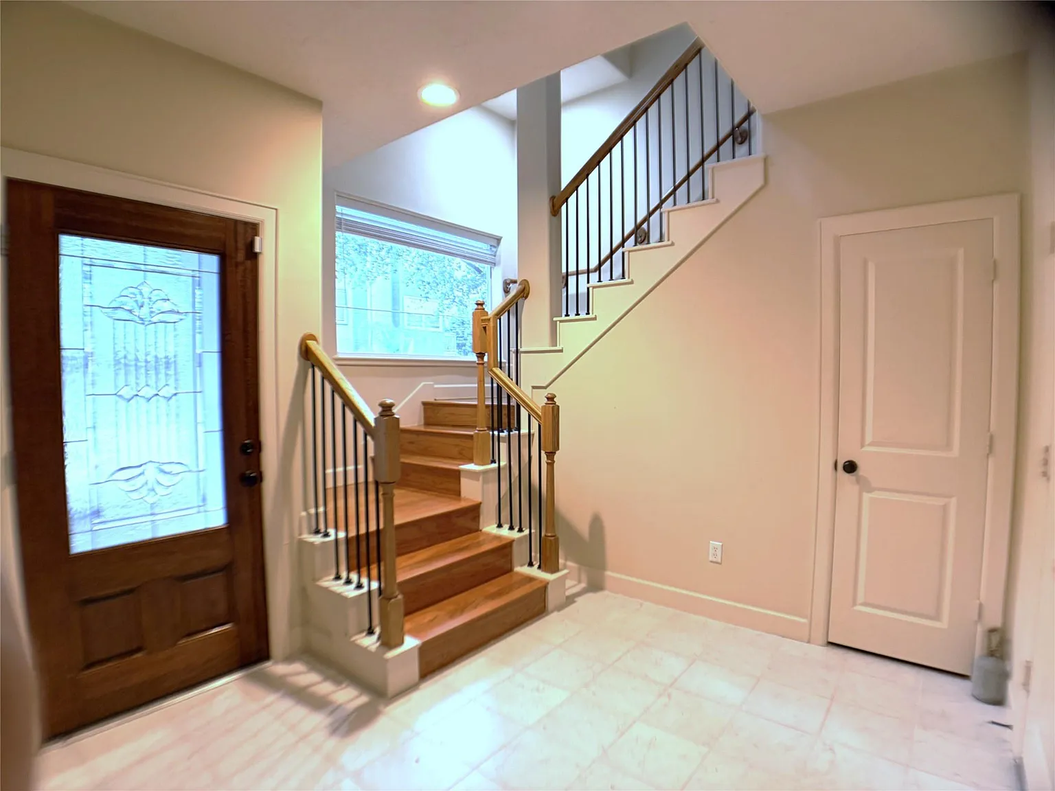 3 bed, 3.5 bath, 2486 sqft, $3,000 — Photo 4