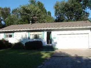 2016 S Valley Rd, Springfield, MO 65804