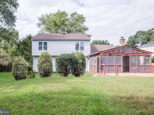 10136 Yorktown Dr, Great Falls, VA 22066