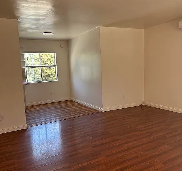 714 N Dillon St — Photo 8