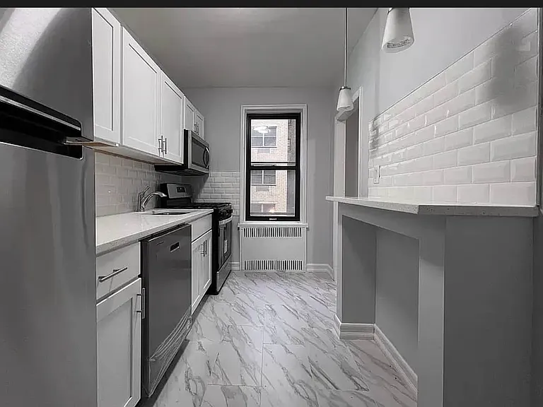 729 W 186th St #2J — Photo 4