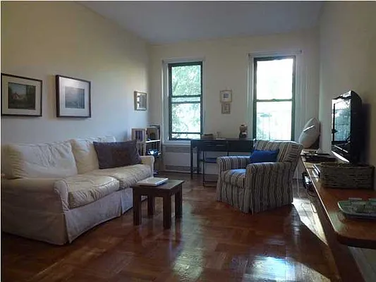 Rented by Evans Real Estate | media 2