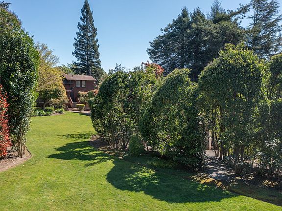 2nd image of 1517 Manzanita Avenue
