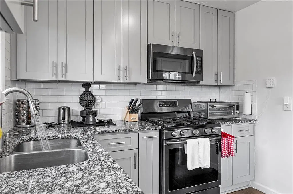 3 bed, 2.0 bath, 1253 sqft, $3,100 — Photo 4
