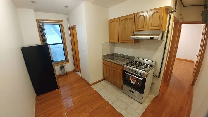 Rented by Downtown Mgt & Realty LLC | media 7