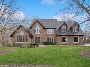 208 Hidden Pines Dr, Deer Park, IL 60010