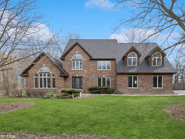 208 Hidden Pines Dr, Deer Park, IL 60010