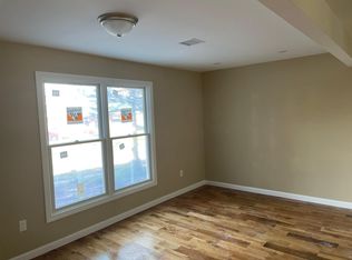 447 Plumtree Rd, Springfield, MA 01118