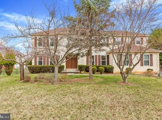 107 Oval Ln, North Wales, PA 19454