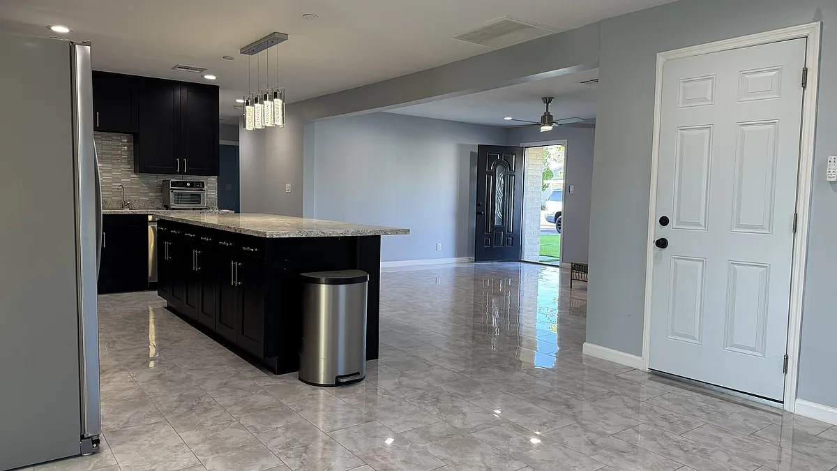 Kitchen - 6843 E Loma Land Dr