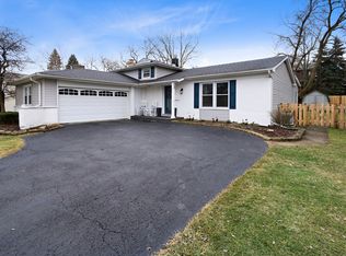 611 Downing Rd, Libertyville, IL 60048