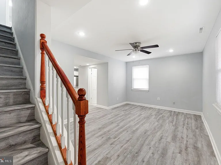 4029 Grant St NE — Photo 5