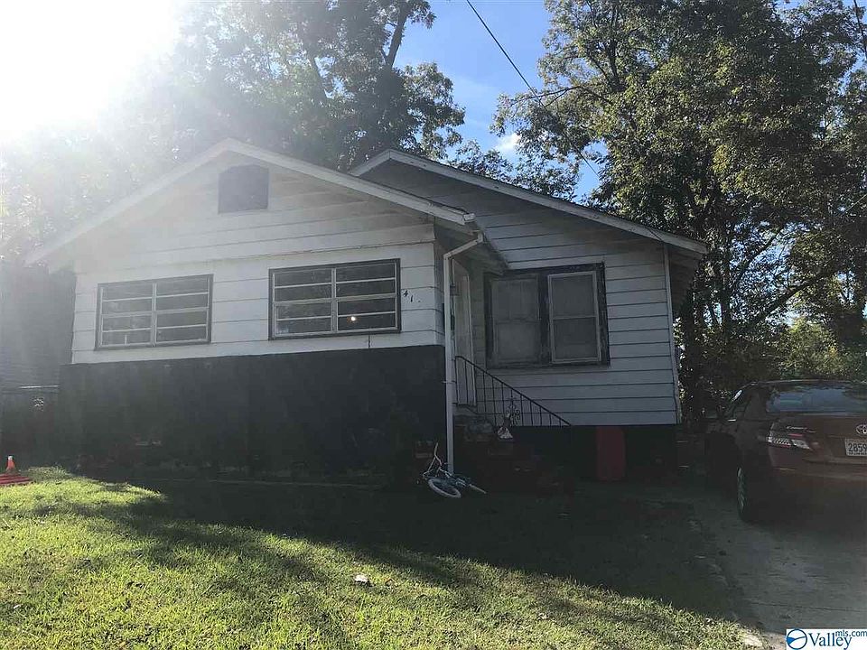 2nd image of 410 Riley St