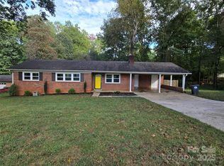 152 Colonial Heights Ln, Statesville, NC 28625