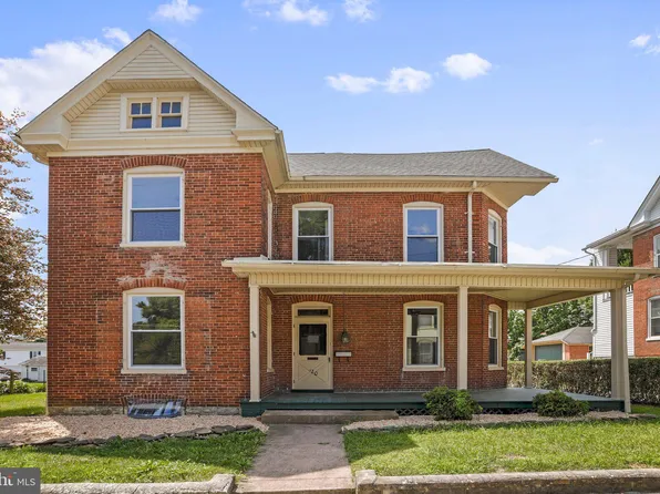 120 E 2nd St, Waynesboro, PA 17268