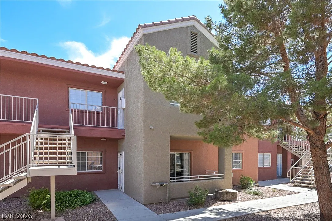 2 bed, 2.0 bath, 974 sqft, $1,000 — Photo 3