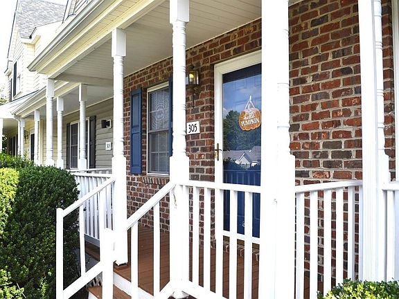2nd image of 305 Barrington Way