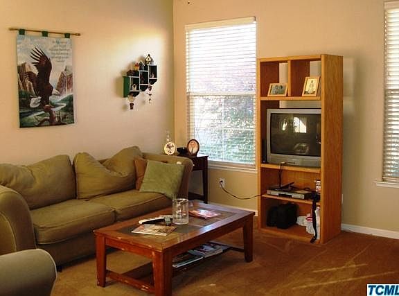3rd image of 733 W Anissa Street