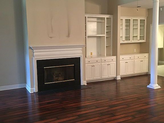 2nd image of 4706 Mitford Cir
