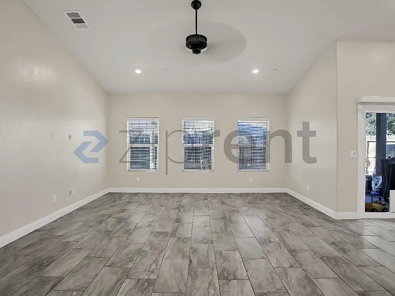 5462 W Floradora Ave — Photo 13