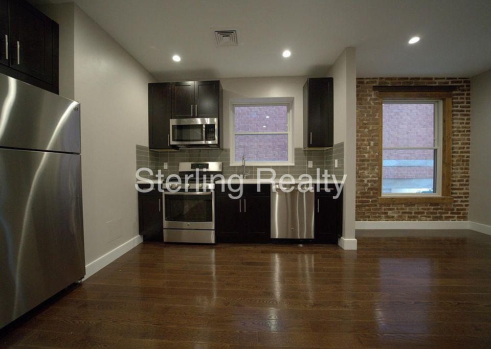 1st image of 2720 Hoyt Ave S