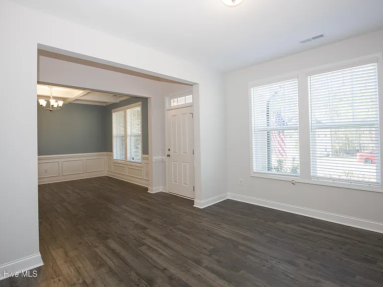 660 Avenue Of The Carolinas — Photo 15