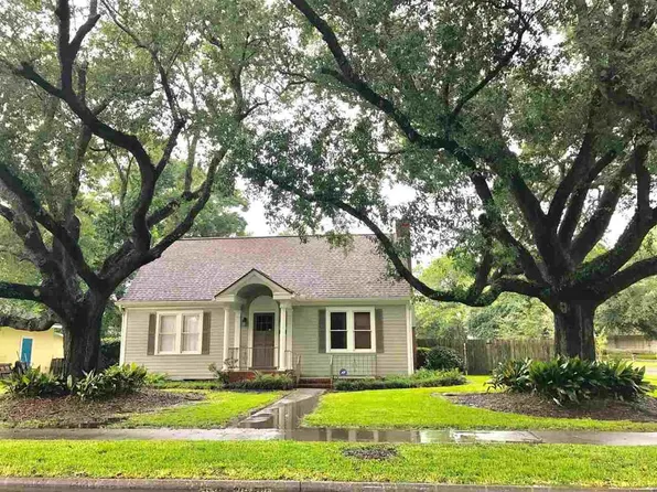 4545 Hollywood Dr, Port Arthur, TX 77642