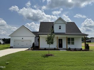 432 Springtooth Dr, Zebulon, NC 27597