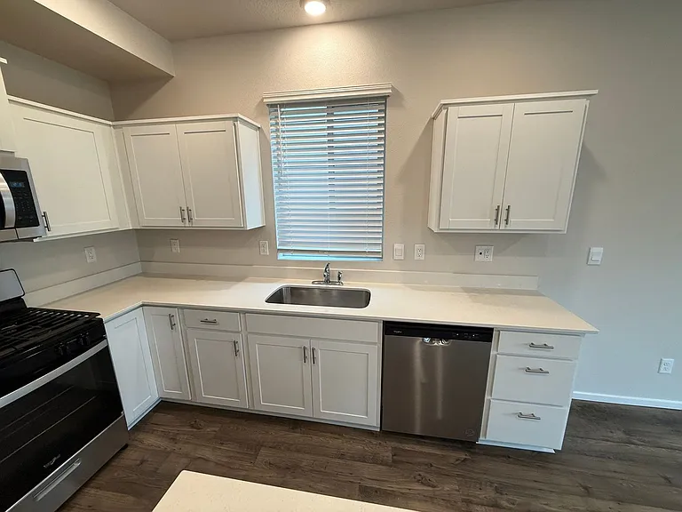4833 Thyme Ave NE — Photo 8
