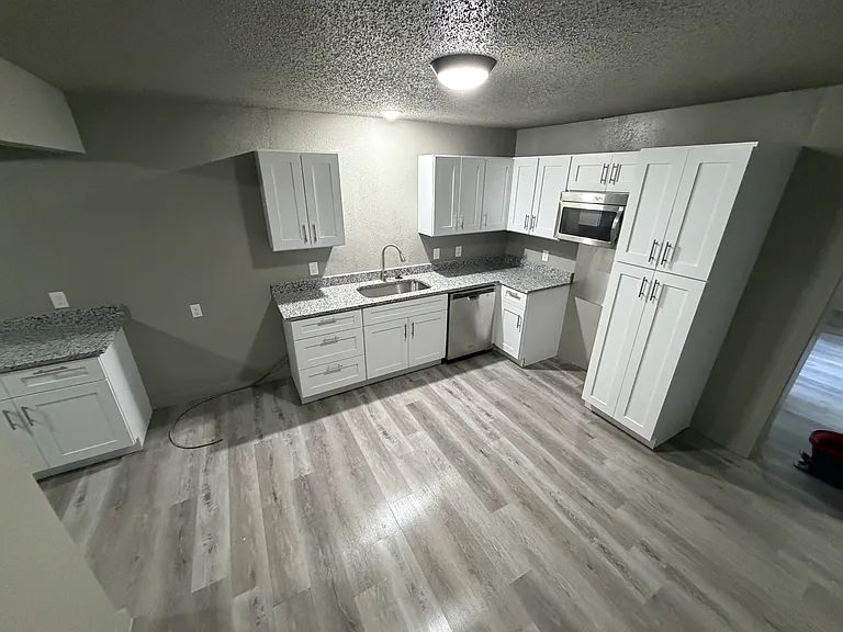 5001 Flamingo Rd — Photo 3