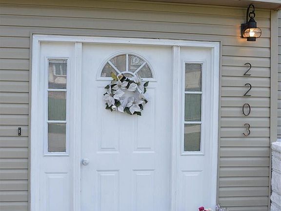 4th image of 2203 Thomas Dr