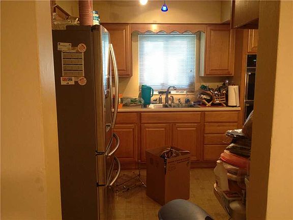 4th image of 19030 Sterling Dr